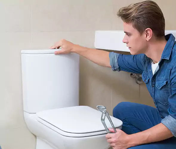 Expert Plumber for Toilet Replacement in Wyandanch, NY: Schedule Affordable Toilet Replacement Services with Us